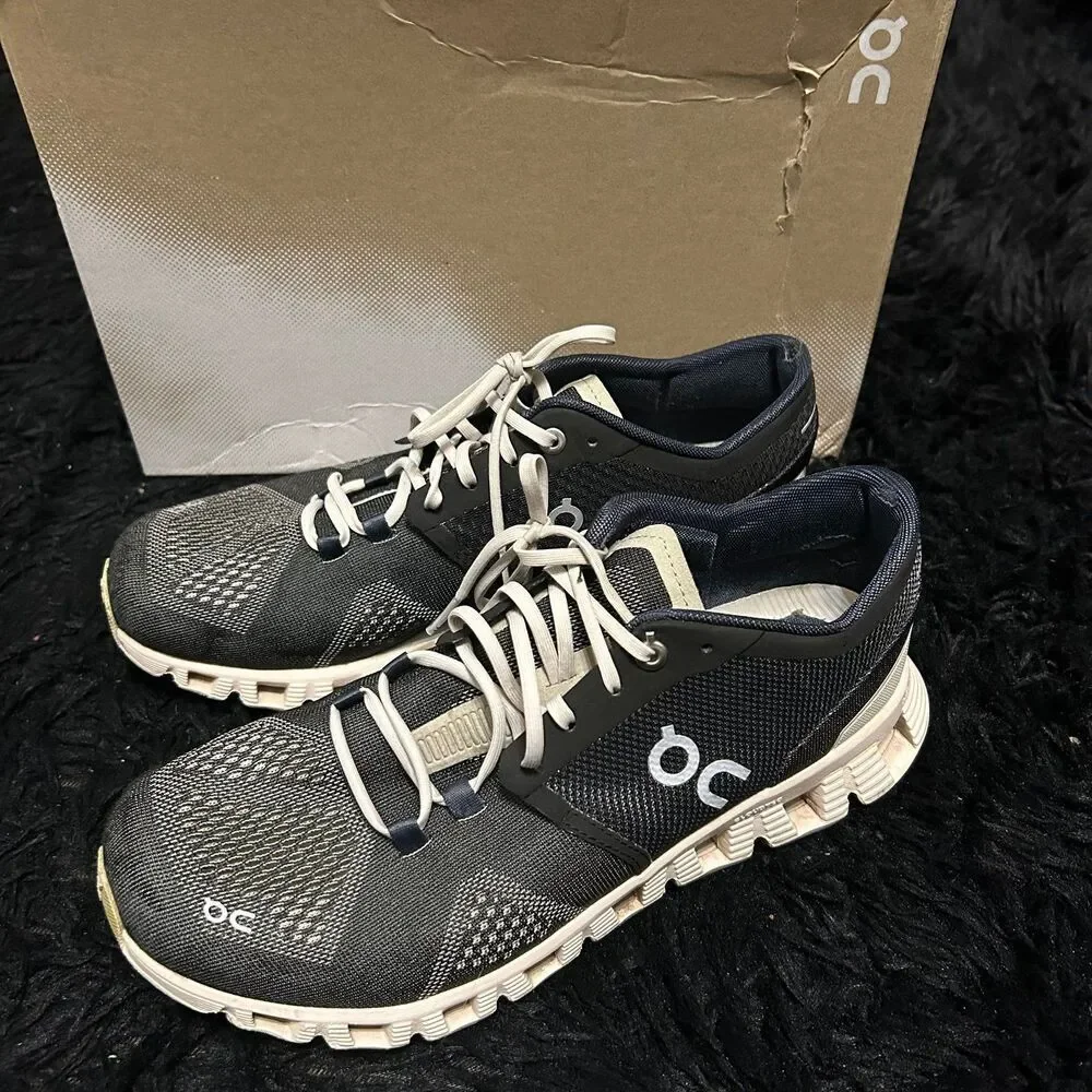 On Cloud X athletic training running lace up shoes sneakers women’s 8 Preowned